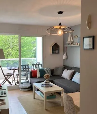 Διαμέρισμα Cosy, Vue Sur Parc, 3 Mins Benoit *