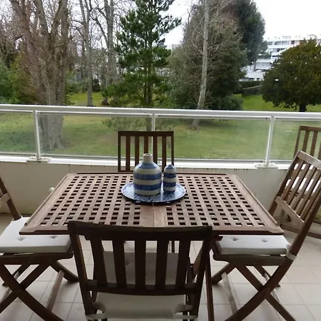 Διαμέρισμα Cosy, Vue Sur Parc, 3 Mins Benoit *