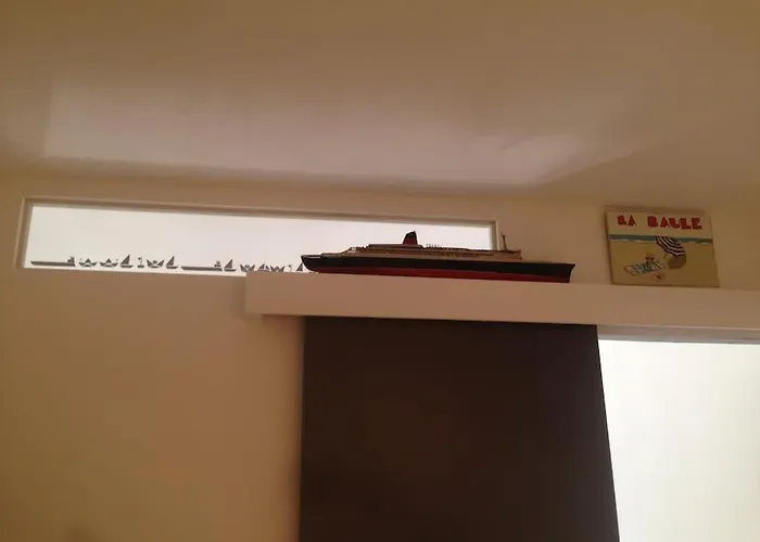 Apartment Cosy, Vue Sur Parc, 3 Mins Benoit *