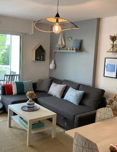 Cosy, Vue Sur Parc, 3 Mins Benoit *